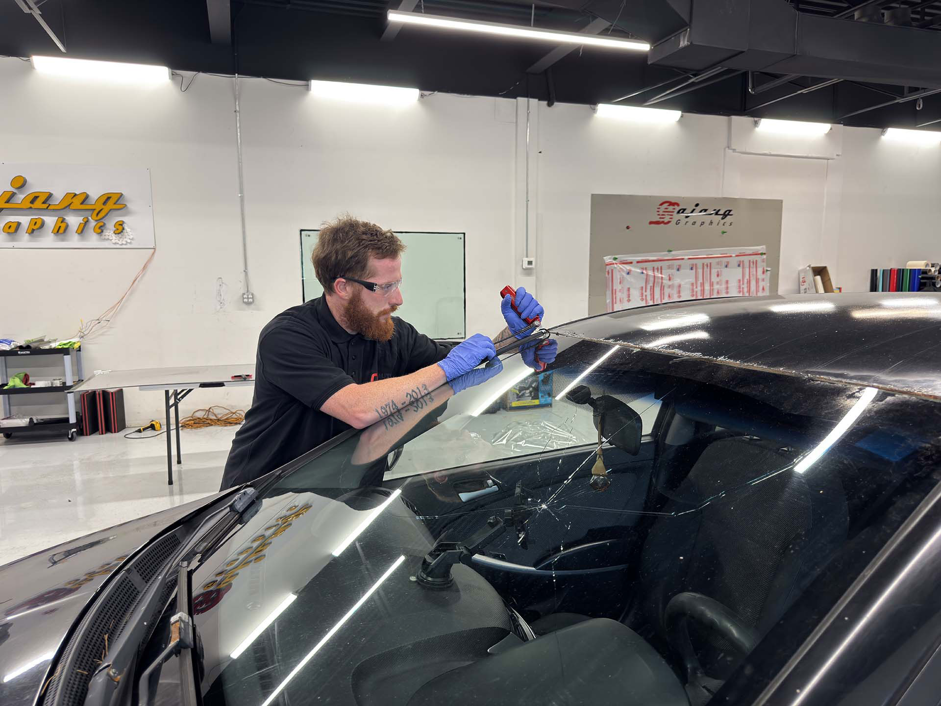 Rear windshield replacement with defroster grid